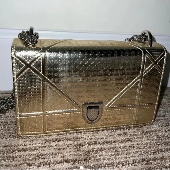 Gold chrome handbag - Picture 3 of 4